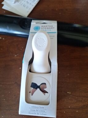 Martha Stewart White Ribbon Bow Paper Punch